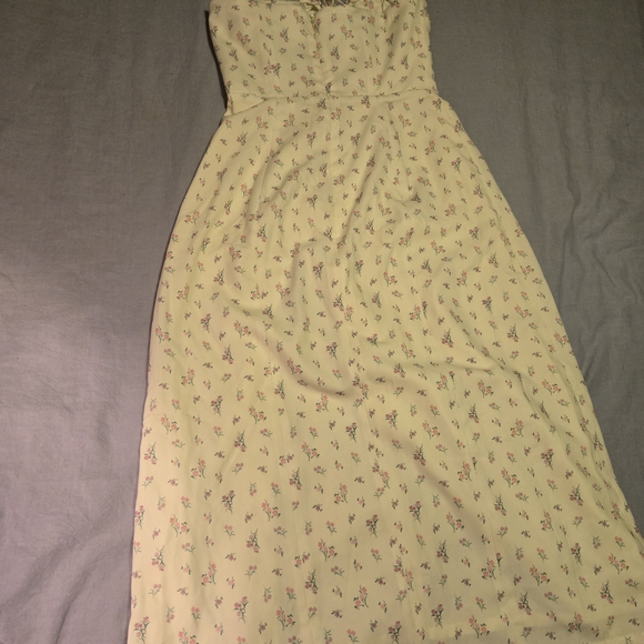 House of CB Cream Floral Dress Small Regular Cup - Picture 8 of 9
